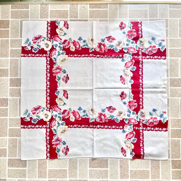Vintage 1950’s Poppy Table Cloth and Napkins - Picture 2 of 14